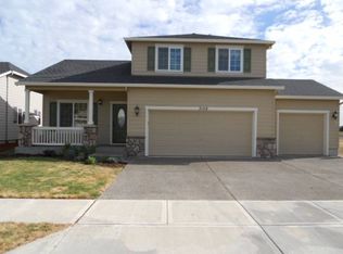 3108 Oxford St, Woodburn, OR 97071