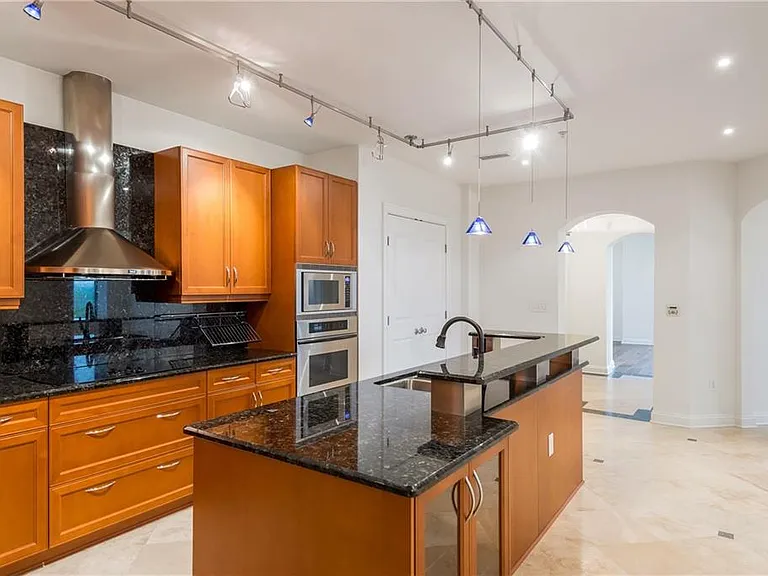 2828 Peachtree Rd NE #1903 — Photo 17