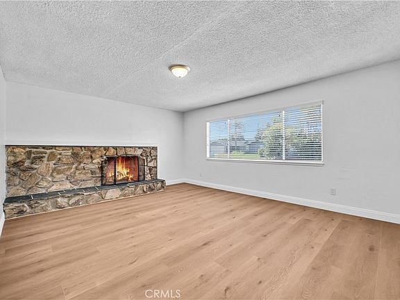 5th image of 553 E Home St