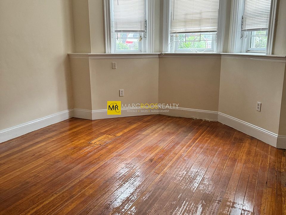 1st image of 7 Barrows St #A3