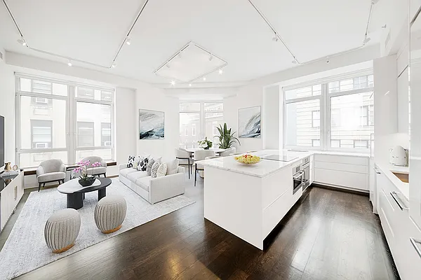 Sold by LUXE RESIDENCES INTERNATIONAL LLC | media 1