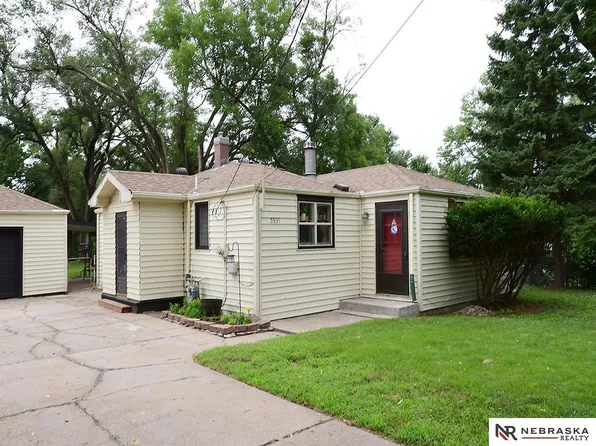 5931 Whitmore St, Omaha, NE 68152