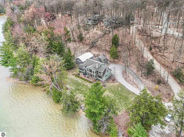 1984 Outer Dr W, Traverse City, MI 49685