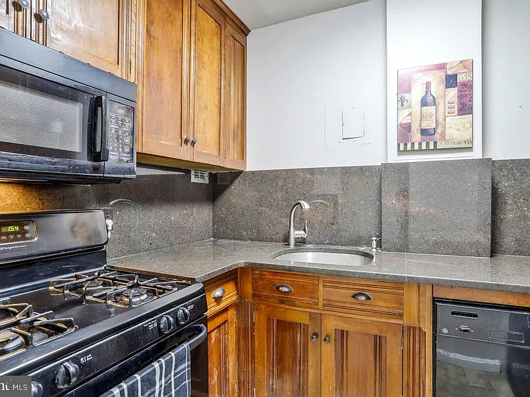 1121 Arlington Blvd #230 — Photo 8