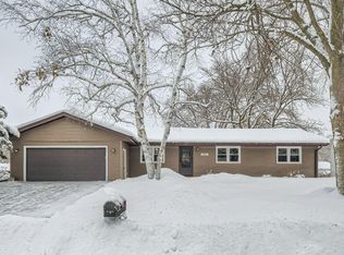 1261 North Ct, New Brighton, MN 55112
