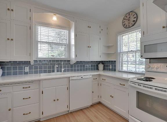 5th image of 3730 Huntington Ave