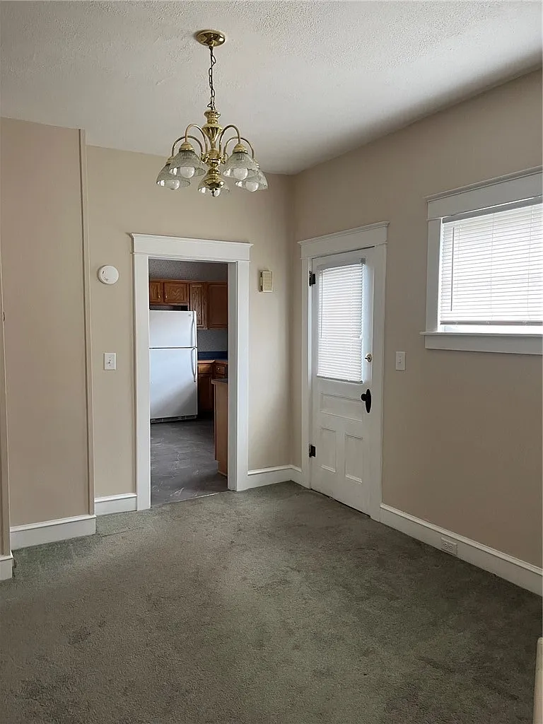 2 bed, 1.0 bath, 1740 sqft, $1,250 — Photo 4