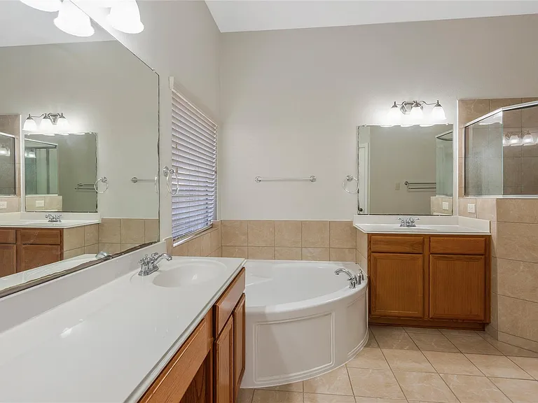 24322 Bella Florence Dr — Photo 22