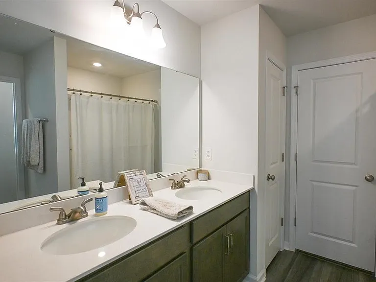 552 Kingfisher Ct — Photo 17