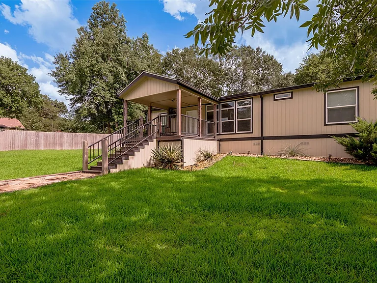 3011 Simmons St — Photo 1