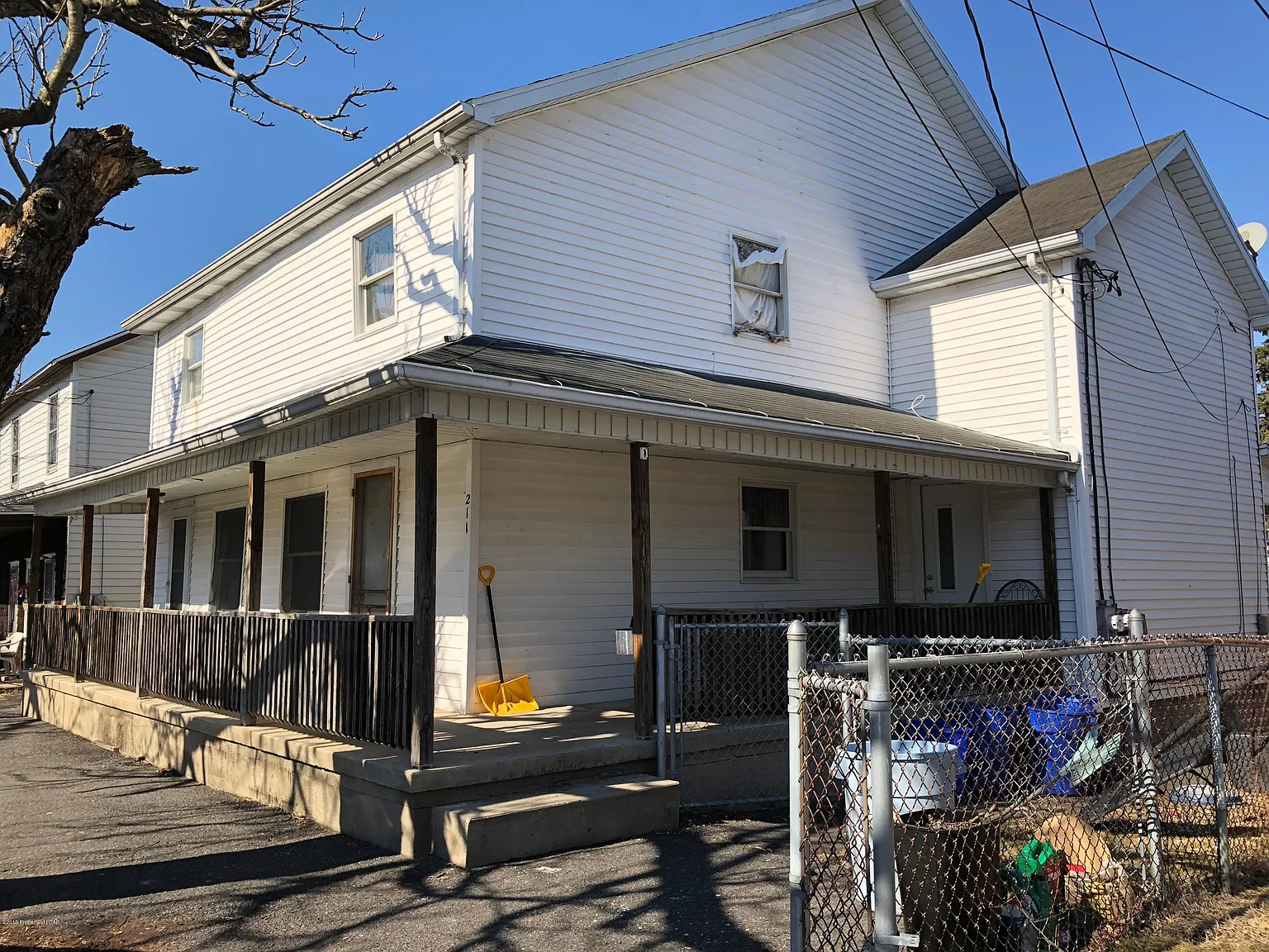 209 Pettebone St photo 1