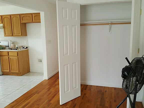 3rd image of 327 S 11th Street # Fl 2nd