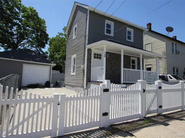 12 Elm Ave, Hempstead, NY 11550