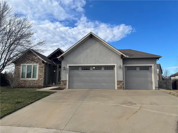 5524 Chamney Ct, Lawrence, KS 66049