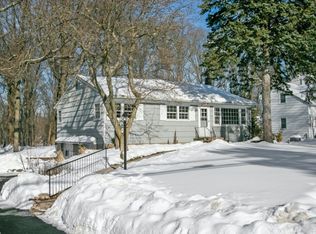 325 Wyckoff Ave, Waldwick, NJ 07463