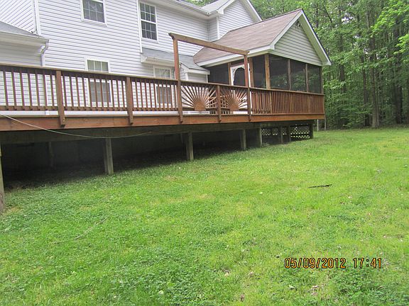 Large porch & screened room
