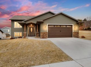 311 Crestwood Ln, Onalaska, WI 54650