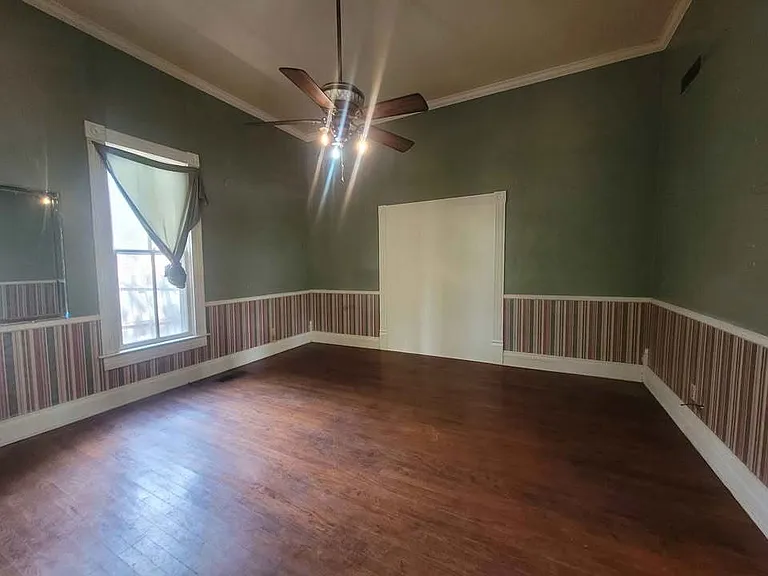 1500 N Franklin St — Photo 4