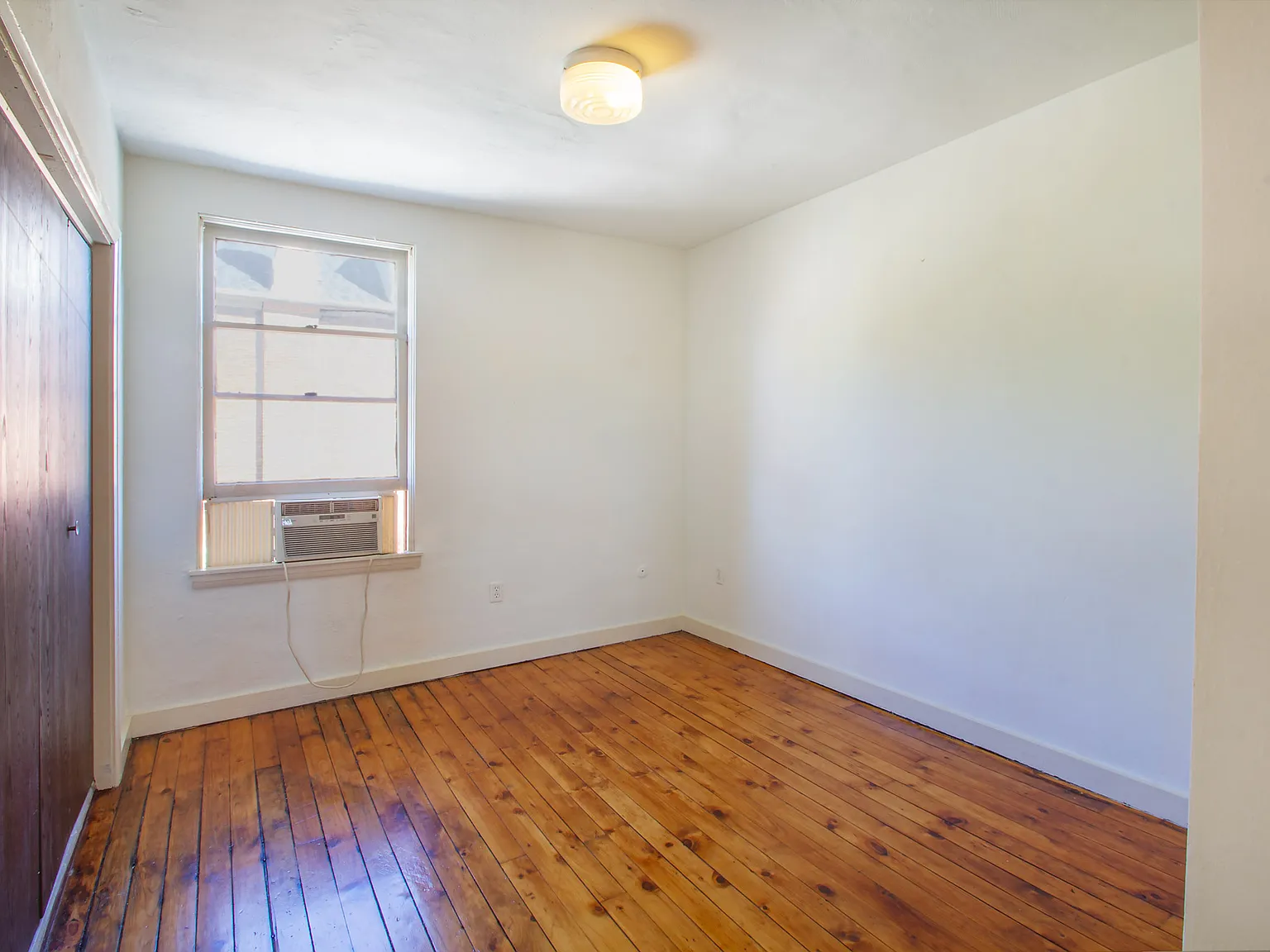 1 bed, 673 sqft, $1,050 — Photo 4