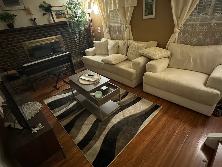 566 Voiles Dr #3 — Photo 4