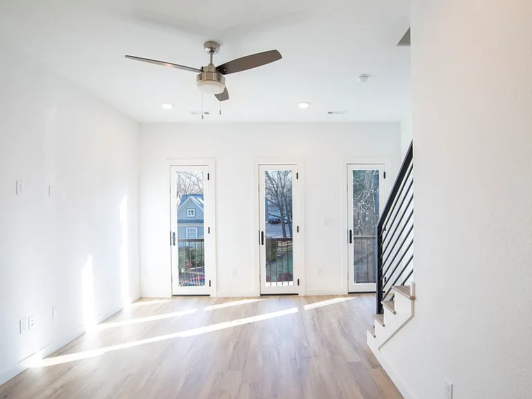 117 N School Ave #2 — Photo 9