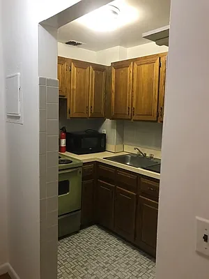 Rented by Metroline Realty | media 29