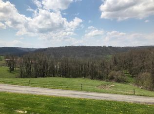 18 Hathaway Rd, Amity, PA 15311