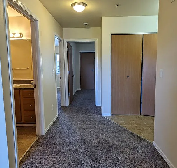 Wellesley Park Apartments — Photo 31