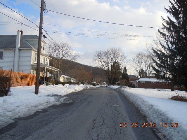 2nd image of 2077 Schwab Ave