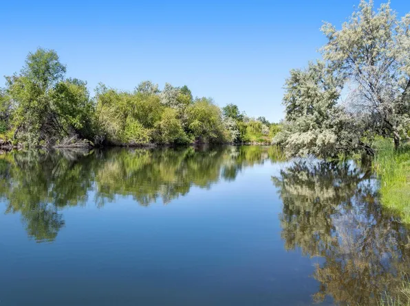 11887 W Pinewood River Ln, Star, ID 83669