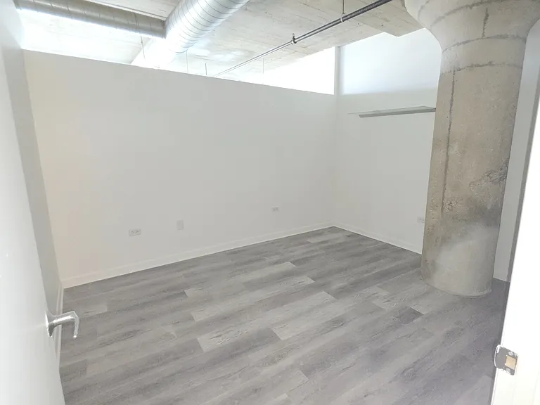 1550 S Blue Island Ave #722 — Photo 5