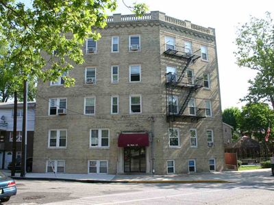 18 74th St APT C1, North Bergen, NJ, 07047