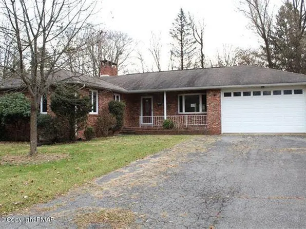 15 Emerson Rd, East Stroudsburg, PA 18301