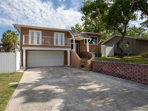 2nd image of 405 Flamingo Cir