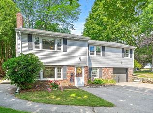 12 Moore St, Peabody, MA 01960