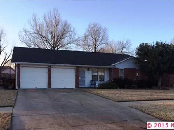 415 Fairfax Dr, Muskogee, OK 74403