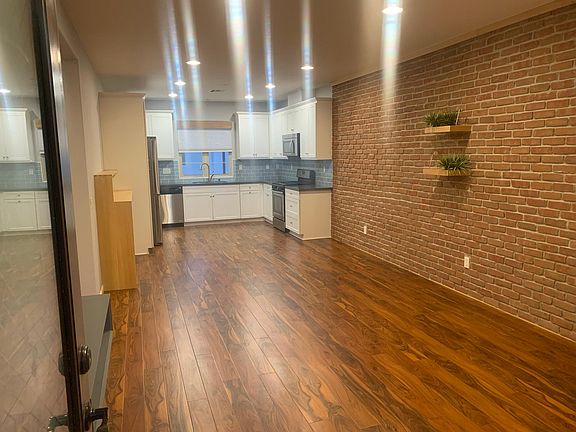 3rd image of 646 S Casita St