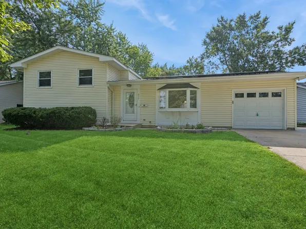 939 Darlington Ln, Crystal Lake, IL 60014