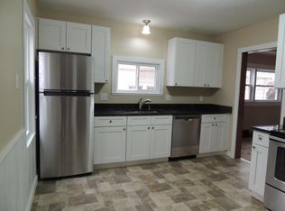 1482 S 86th St, West Allis, WI 53214