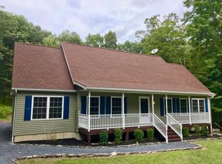 139 Chipmunk Rd, Bushkill, PA 18324