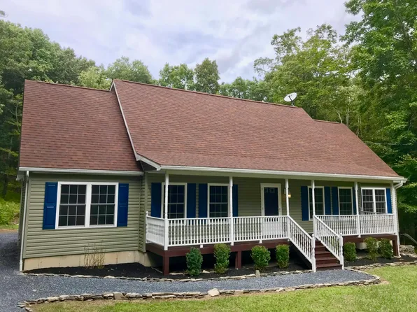 139 Chipmunk Rd, Bushkill, PA 18324
