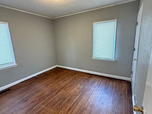 4th image of 3739 Newton Ave N