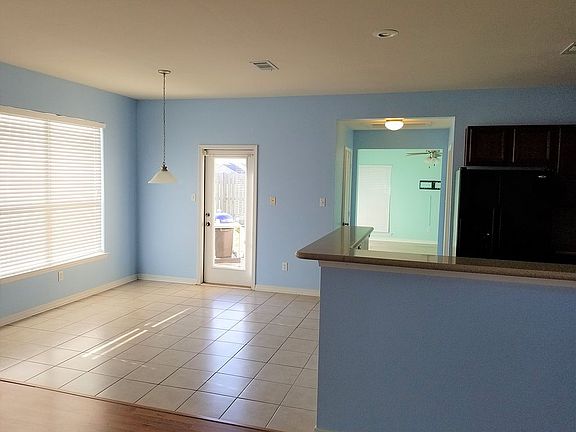 3rd image of 20039 High Plains Dr