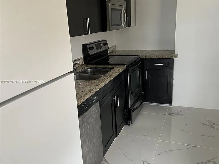 4809 SW 25th St — Photo 4