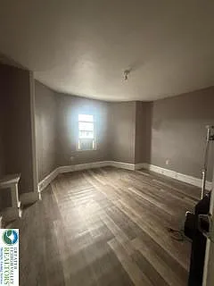2 bed, 1.0 bath, 650 sqft, $1,300 — Photo 2