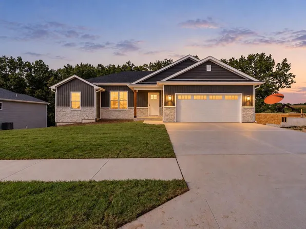 2431 Greenside Dr, Boonville, MO 65233