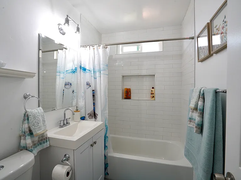 2754 Nye St — Photo 4