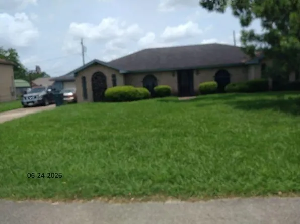 2230 W Highland Dr, Beaumont, TX 77705