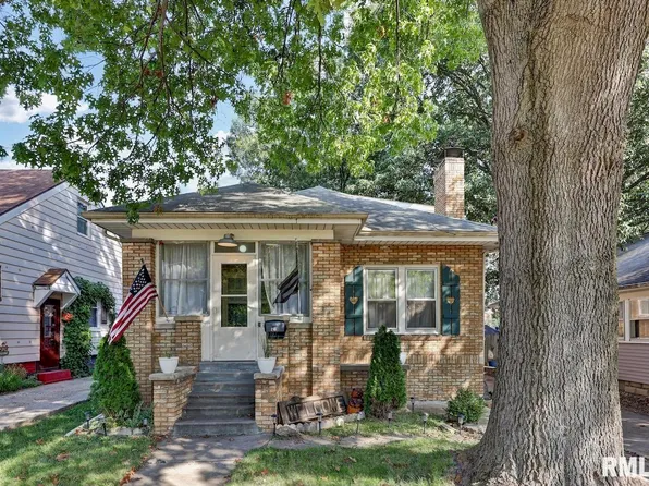 210 Arnold Ave, East Peoria, IL 61611