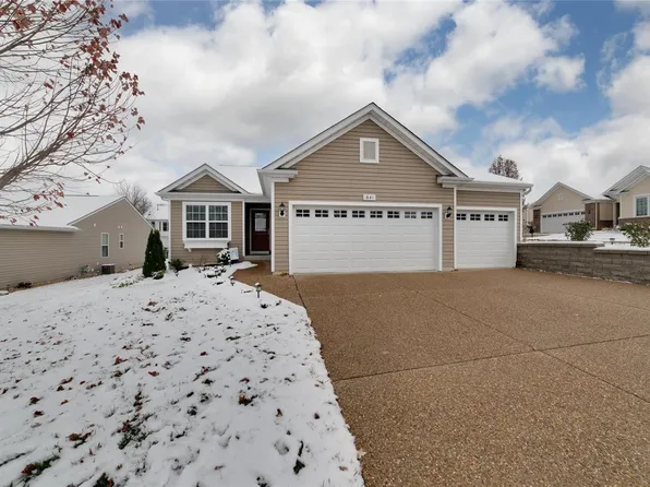 641 Falconcrest Dr, Lake Saint Louis, MO 63367